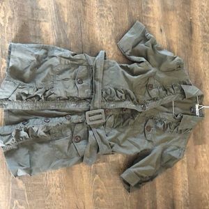 Body central army green half sleeve top